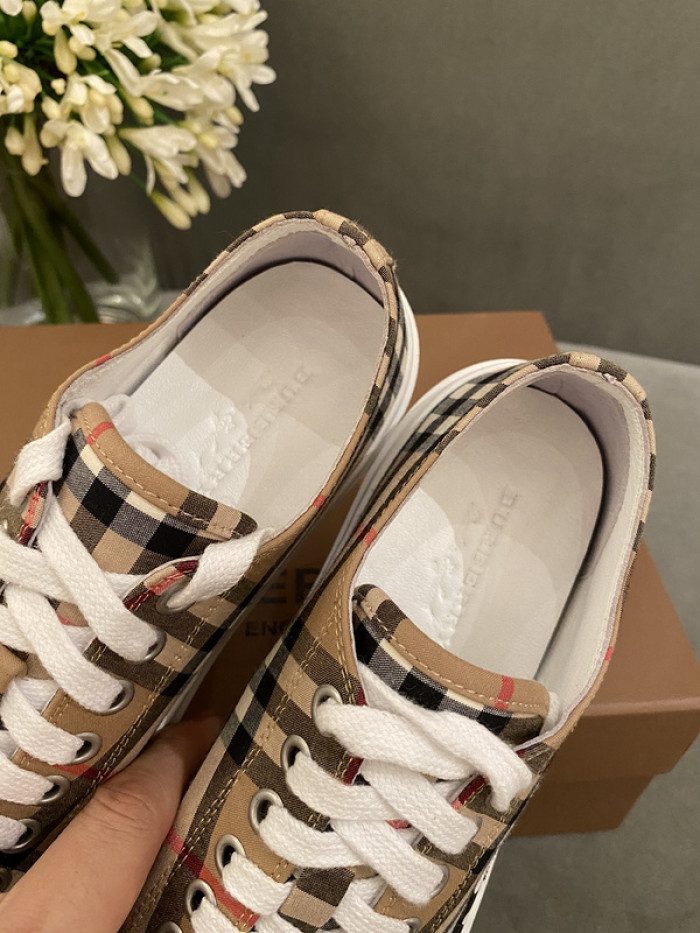 BUBERY SNEAKER
