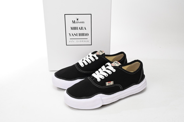 MIHARA YASUHIRO BLACK AND WHITE MY1