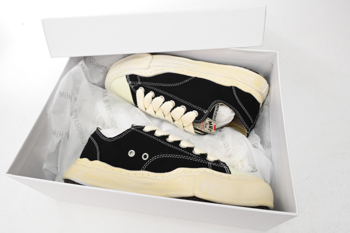 MIHARA YASUHIRO BLACK AND WHITE MY3